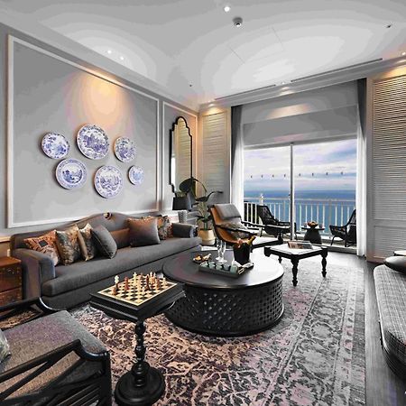 Hualien Farglory Hotel Yanliau Zewnętrze zdjęcie The living room of a suite at The Oberoi, Mumbai